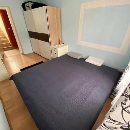 Ruzovaubytovani Apartment